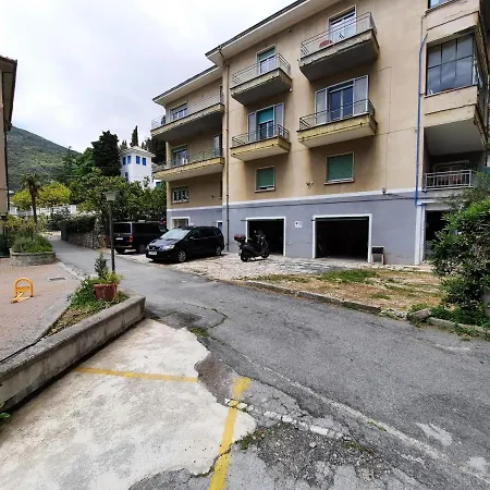 Casa Romeo Con Posto Auto Appartamento Finale Ligure