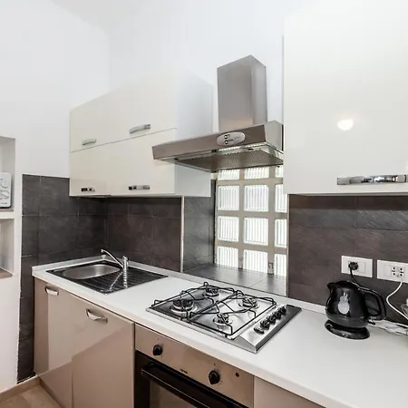 Casa Romeo Con Posto Auto 아파트