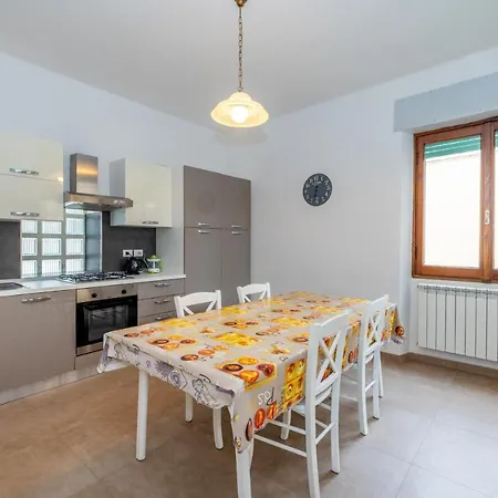 Casa Romeo Con Posto Auto Appartamento Finale Ligure