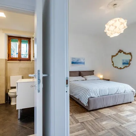 Casa Romeo Con Posto Auto Finale Ligure