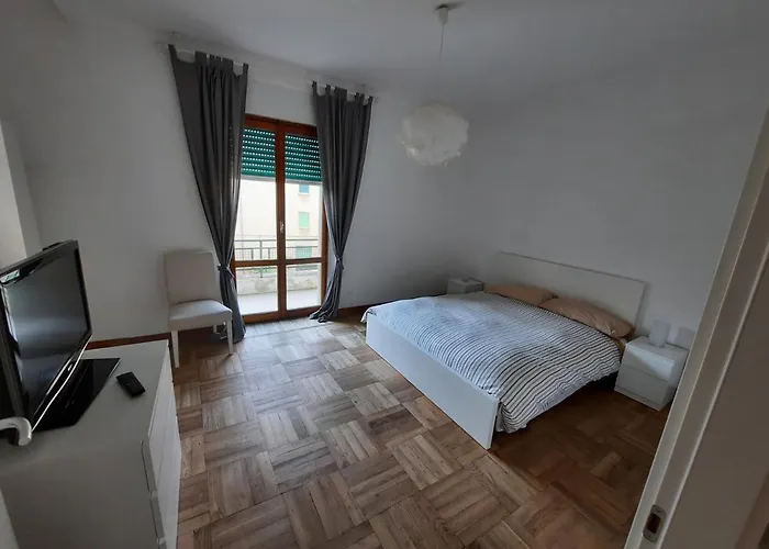 Casa Romeo Con Posto Auto Finale Ligure