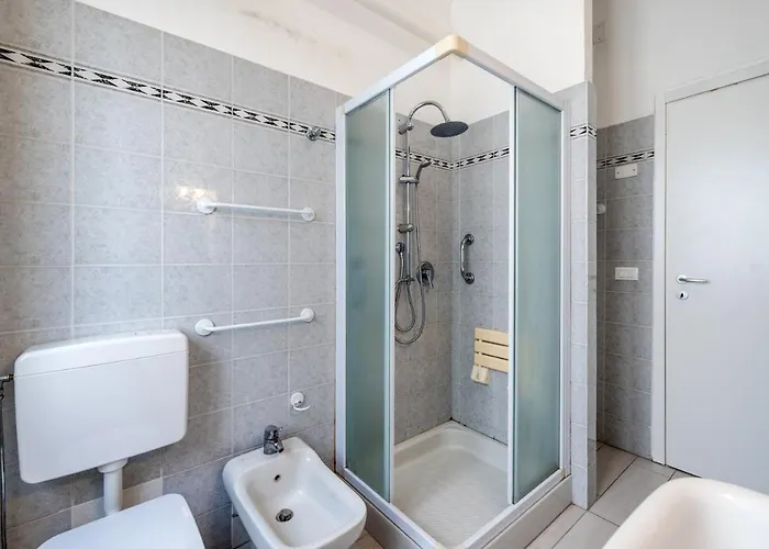 Casa Romeo Con Posto Auto Lejlighed *